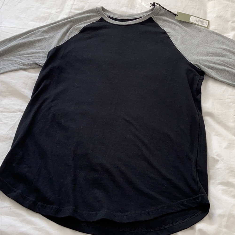 Black and grey baseball tee